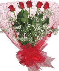 5 adet kirmizi gülden buket tanzimi  Hatay online çiçek gönderme sipariş 